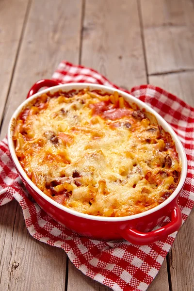 Caçarola de macarrão com carne moída — Fotografia de Stock