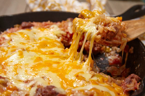 Cacerola de col con carne de res, arroz y queso —  Fotos de Stock