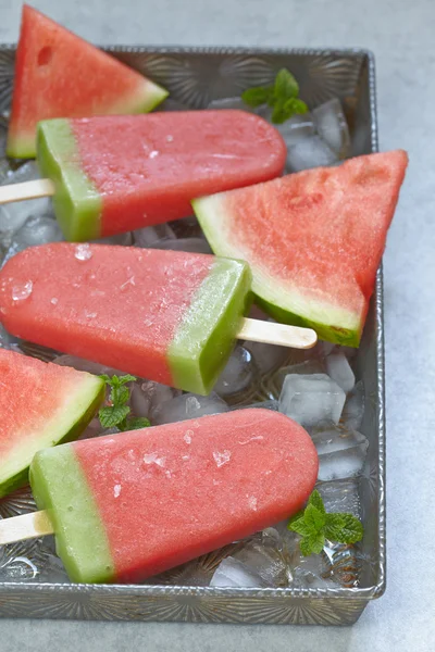 Ízletes görögdinnye popsicles — Stock Fotó