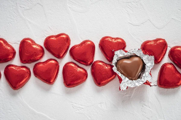 Dulces del corazón del caramelo del chocolate para el día de San Valentín — Foto de Stock