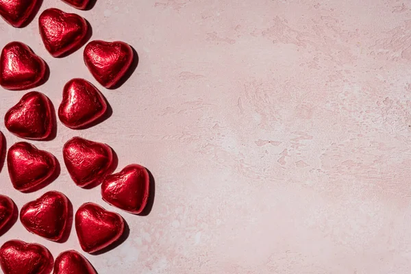 Γλυκά Καρδιά Σοκολάτα Καρδιά για Ημέρα του Αγίου Βαλεντίνου — Φωτογραφία Αρχείου