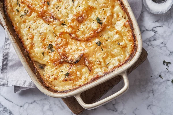 Gratinado de batata com creme e queijo — Fotografia de Stock