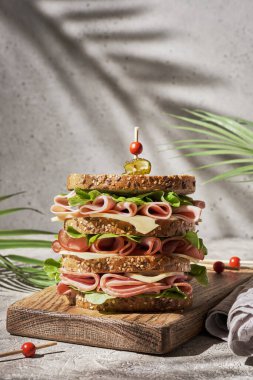 Taze kulüp sandviçi