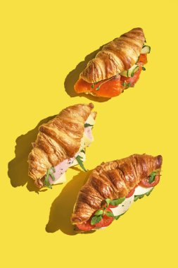 Kruvasan sandviçi çeşitleri.