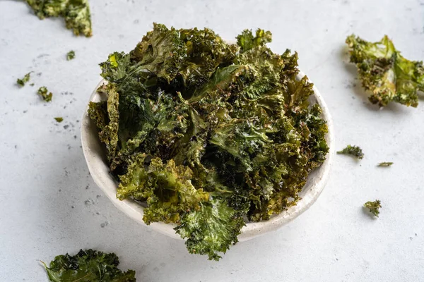 Green Kale Chips with salt and oil