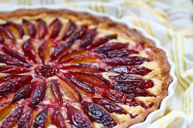 tarta de ciruelas y almendra