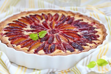 tarta de ciruelas y almendra