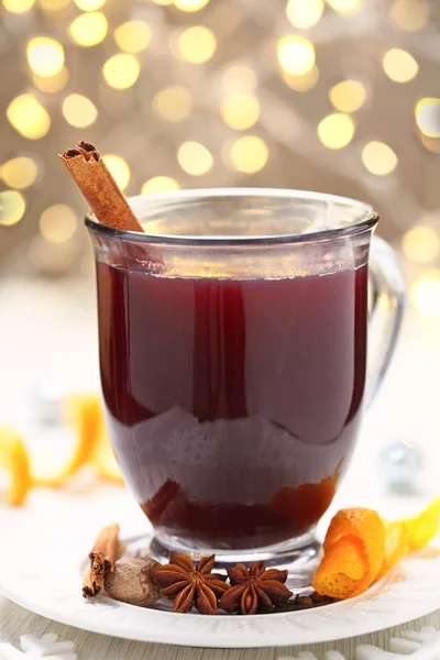 Hot mulled wine with christmas spices — Stock Photo, Image