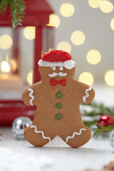 Decoraciones de Navidad con galletas de jengibre hombre — Foto de Stock
