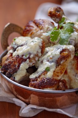 Krem Sarımsak soslu kızarmış tavuk