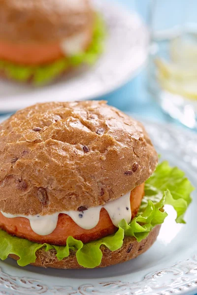 Sandwich de salmón y hamburguesa —  Fotos de Stock
