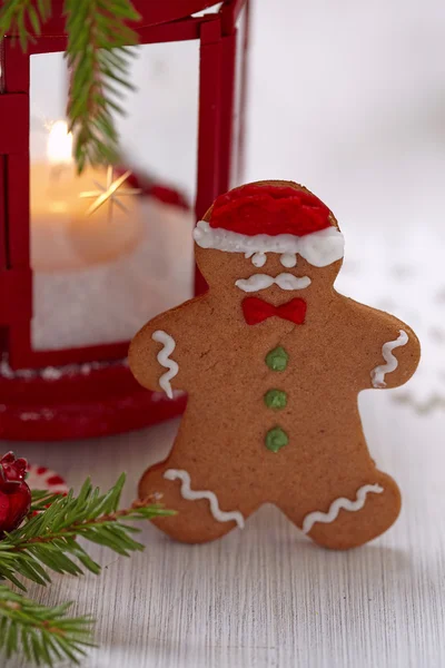 Christmas Decorations met peperkoek cookie man — Stockfoto