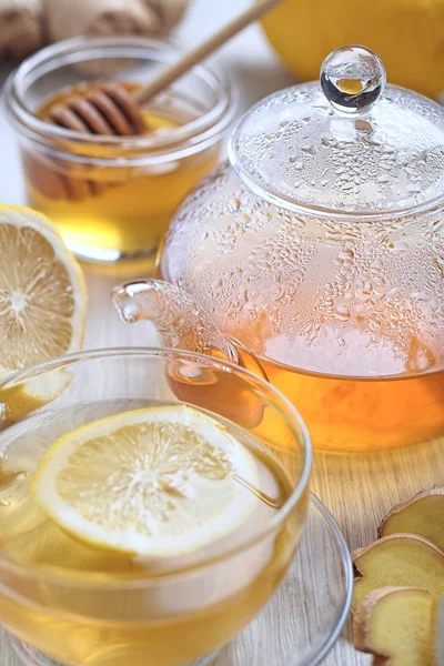 Cup of lemon and ginger tea — Stock Photo, Image