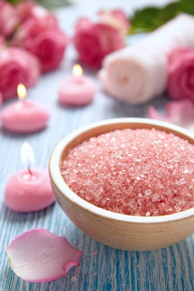 Close-up of candles and flowers — Stock Photo, Image