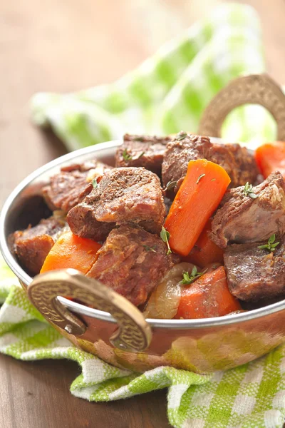 Guisado de carne irlandês caseiro com cenouras — Fotografia de Stock