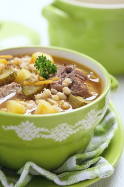 Turşu ve arpa çorbası