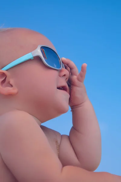 Portrait of baby boy with sunglasses — Stock Photo, Image