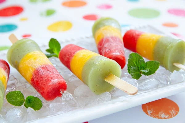 Paletas de frutas frescas de puré caseras — Foto de Stock