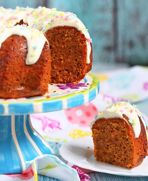 Carrot cakewith walnut and almond — Stock Photo, Image