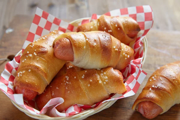 Wurst im Teig — Stockfoto