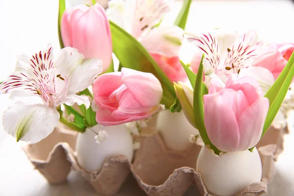 Easter decoration with flowers — Stock Photo, Image