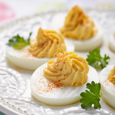 Baharatlı ve acılı yumurta