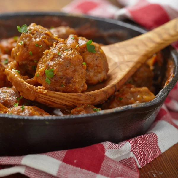 Gehaktballen met tomatensaus — Stockfoto