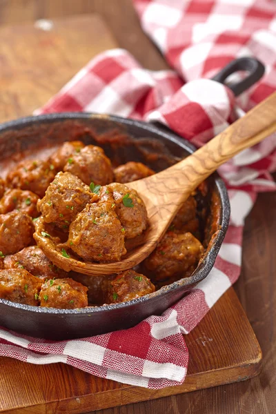 Bakso dengan saus tomat — Stok Foto