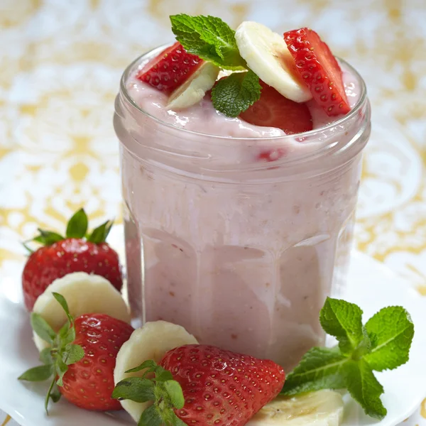 Smoothie aux flocons d'avoine avec fraise et banane — Photo