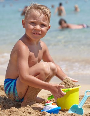 Çocuk oyun th kumsalda