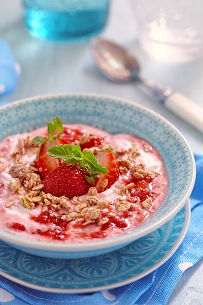 Yogurt with strawberry and granola — Stock Photo, Image