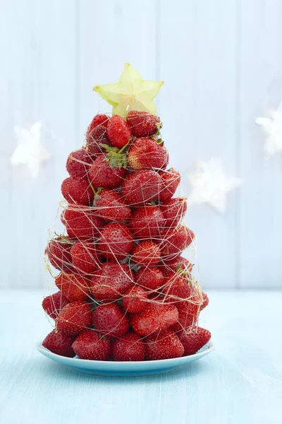 Erdbeer-Weihnachtsbaum — Stockfoto