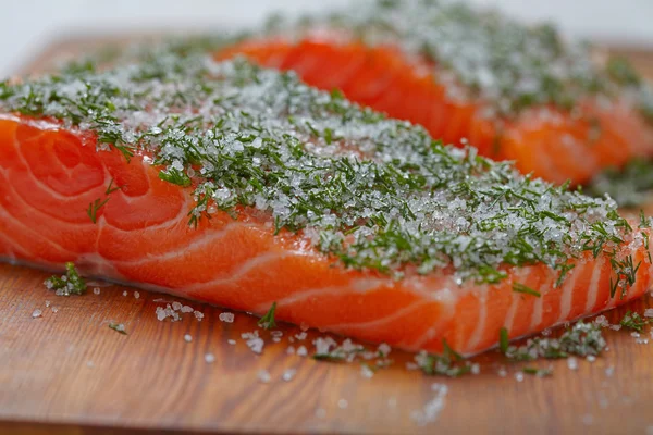 Filets de saumon à l'aneth — Photo