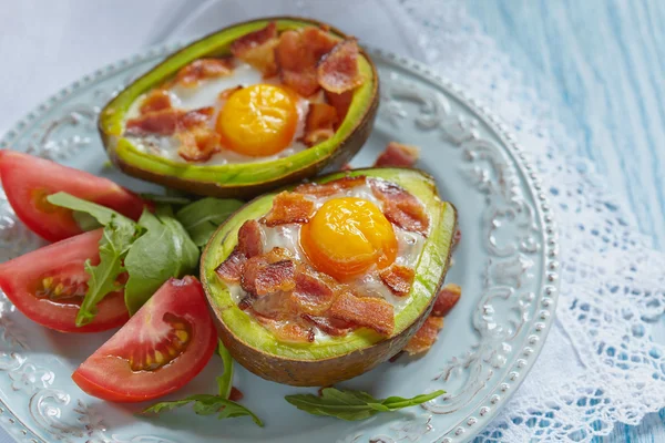 Avocado Egg Boats with bacon — Stock Photo, Image