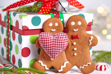 Zencefilli kurabiye adam ile Noel süsleri