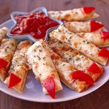 Peynirli Breadsticks cadı parmak