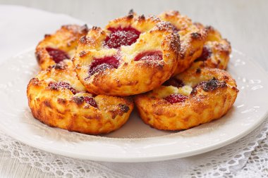 Ahududu ile krem peynir tanımlama