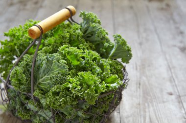 Taze yeşil lahana yaprakları