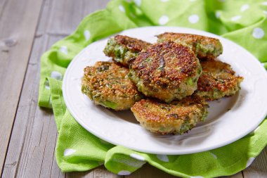 Quinoa börek kale ve kaşar peyniri ile