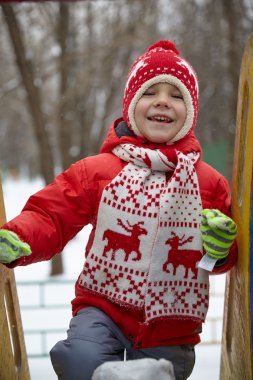 Sevimli küçük çocuk kış Park