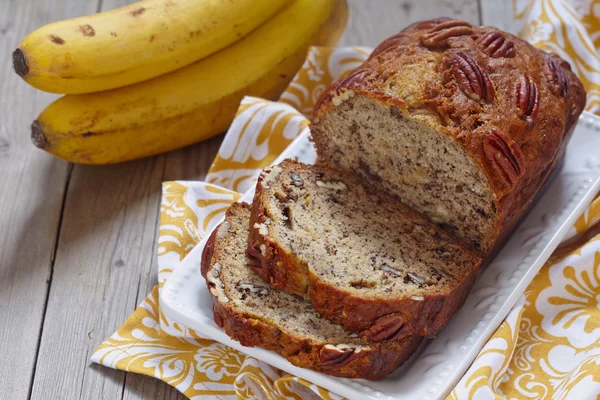 Banana bread with pecan — Stock Photo, Image