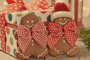 Zencefilli kurabiye adam ile Noel süsleri