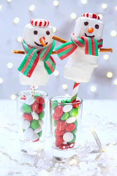 Chocolate mergulhado marshmallow boneco de neve — Fotografia de Stock