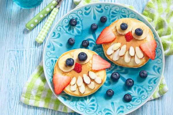 Owl pancakes for kids breakfast — Stock Photo, Image