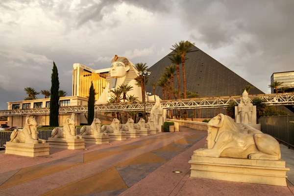 Las Vegas - Luxor. Luz dorada . —  Fotos de Stock