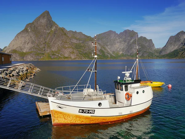 Fishing boat — Stock Photo, Image
