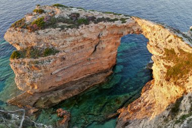Paxos Yunan Adası üzerinde kemer kaya