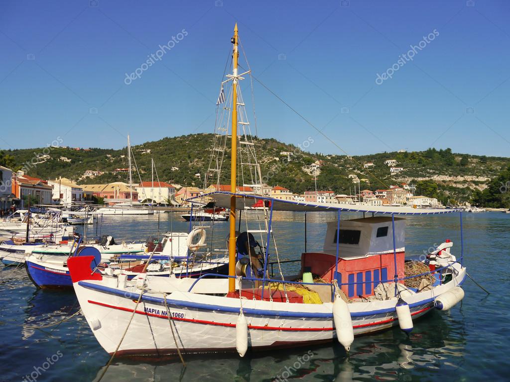 Imagenes De Barcos Griegos barcos de pesca griegos en el puerto foto editorial de Imagenes De Barcos Griegos barcos de pesca griegos en el puerto foto editorial de