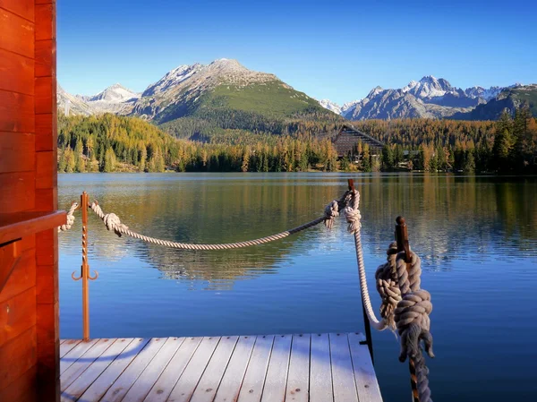 Panorama paesaggistico, Vista panoramica sul lago — Foto Stock