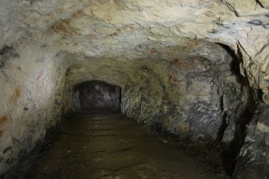 Tünel eski taş ocağı